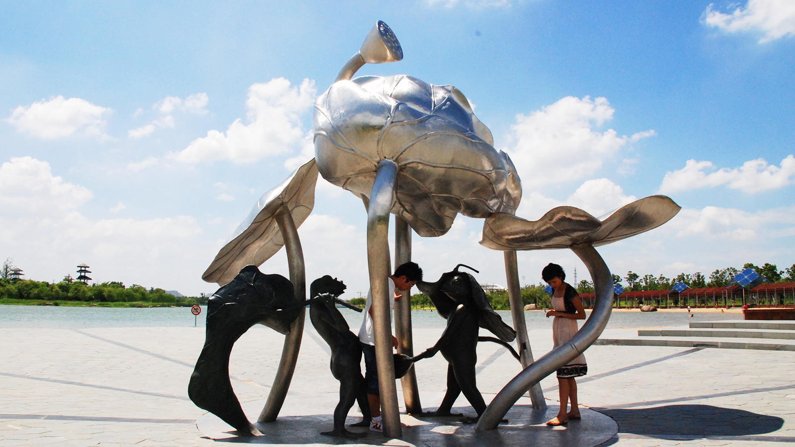 Stainless steel abstract ribbon art sculpture, waterscape sculpture