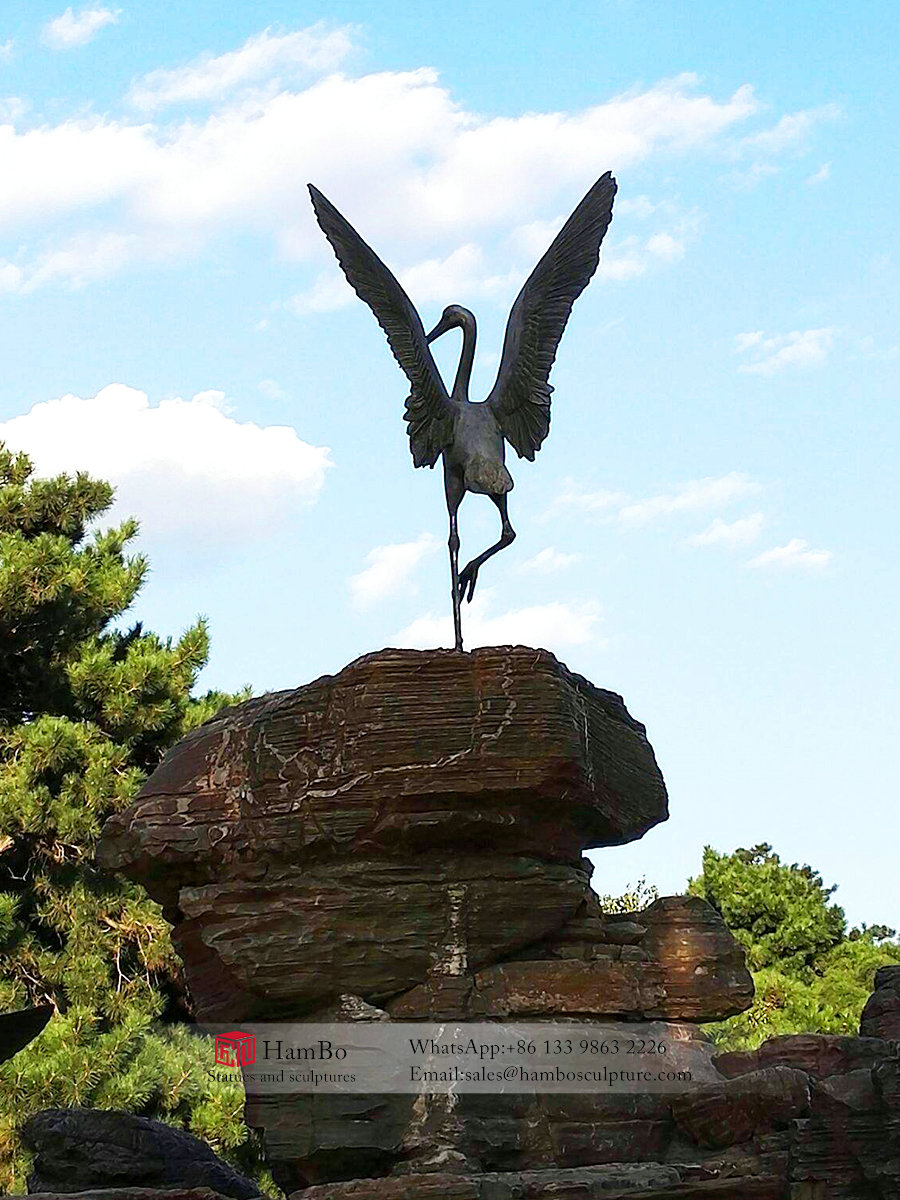Real estate bronze crane sculpture art sculpture